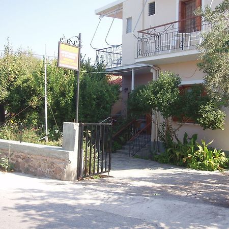 Eleni Studios & Apartments Митимна Номер фото