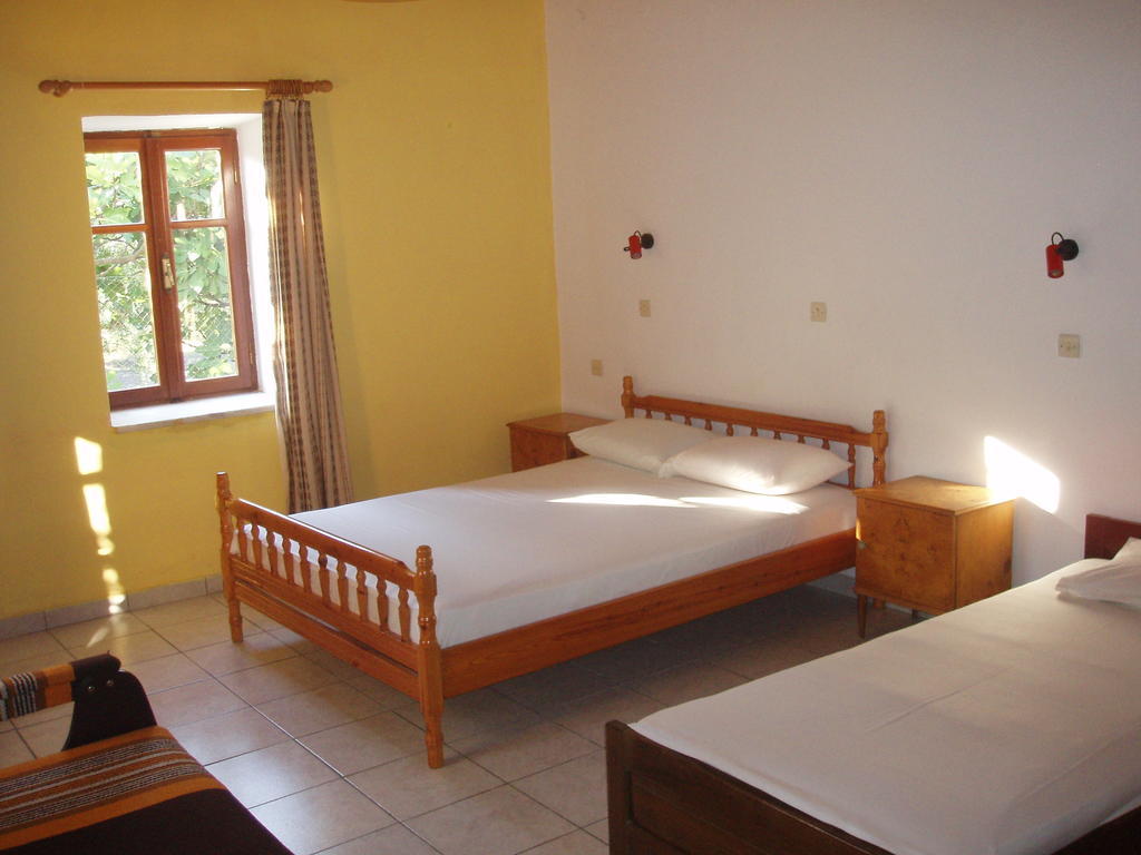 Eleni Studios & Apartments Митимна Номер фото