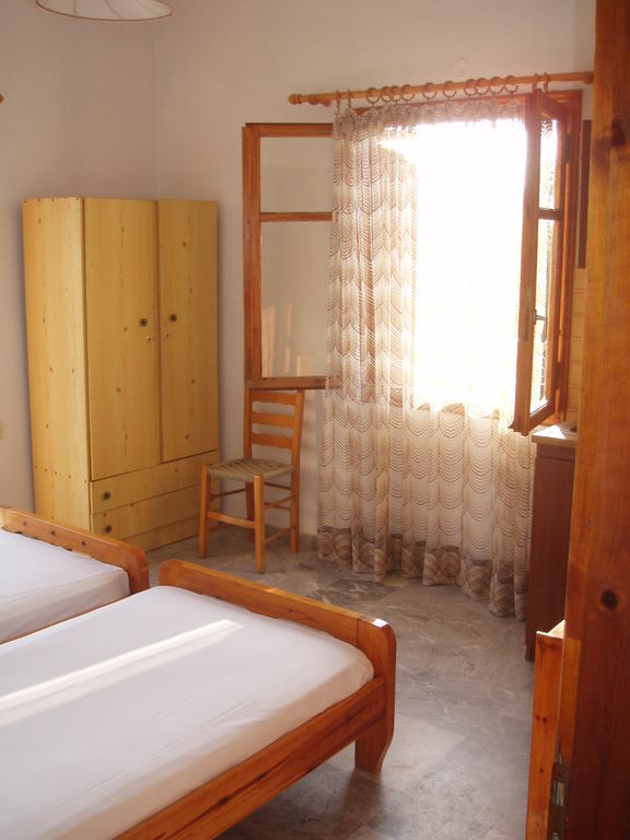 Eleni Studios & Apartments Митимна Экстерьер фото